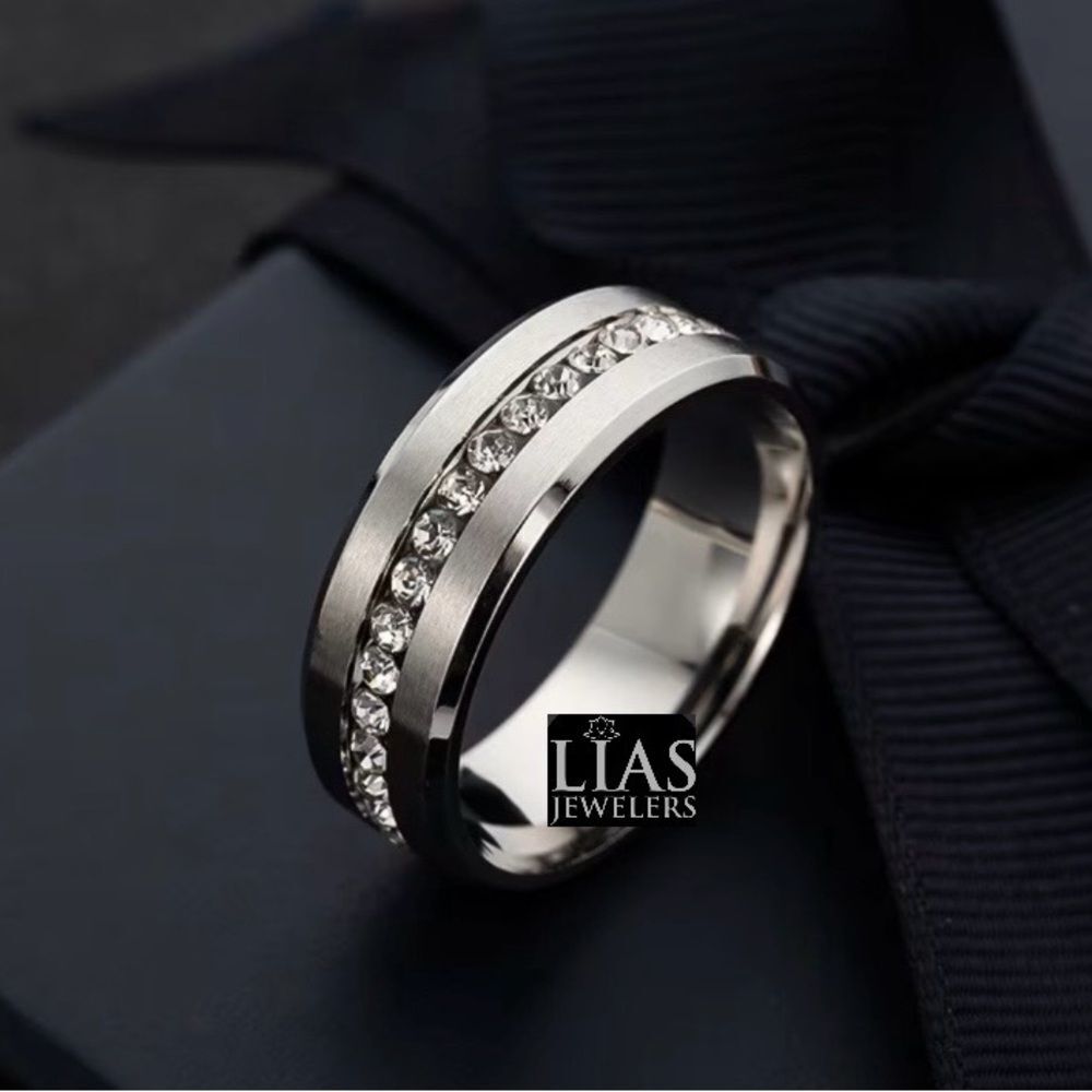 Brand New 18k White Gold Wedding Ring, Men's Wedding Band
